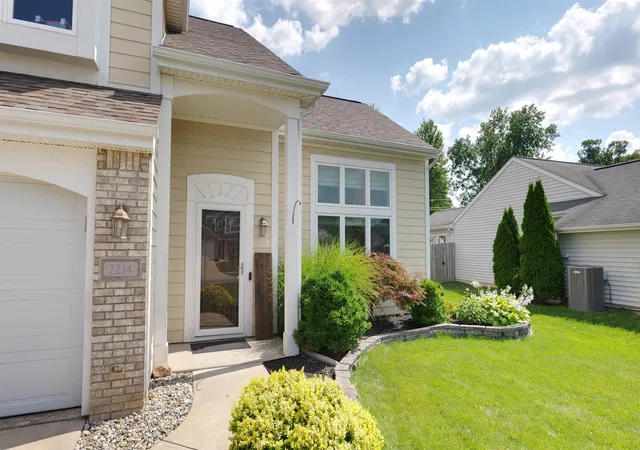 Photo 3 of Sale Pending at 7214 Sandyridge Pl, Fort Wayne, IN 46835 | MLS# 202632856 | Listing updated on 2026-09-23