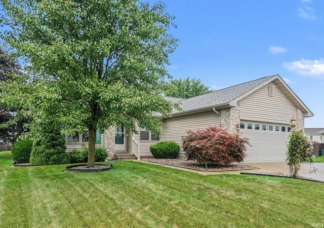 Photo 3 of Sale Pending at 3809 Streamview Ct, Mishawaka, IN 46544 | MLS# 202632864 | Listing updated on 2026-08-21
