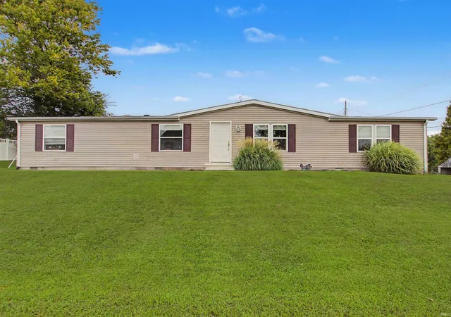 Photo 1 of Manufactured home for sale at 305 Queen St, Loogootee, IN 47553 | MLS# 202632869 | Listing updated on 2026-08-13