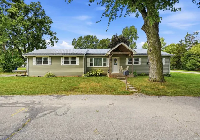 Photo 2 of Sale Pending at 302 Gateway Ave, Churubusco, IN 46723 | MLS# 202632877 | Listing updated on 2026-09-06