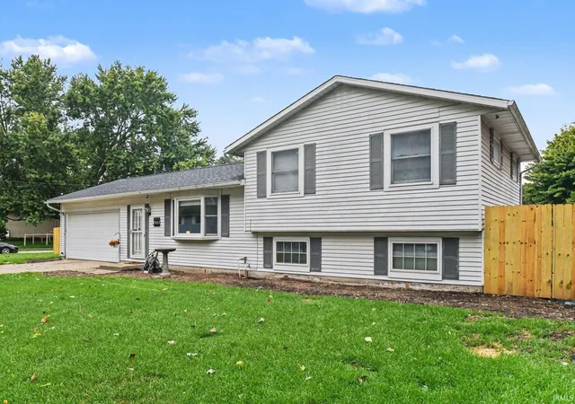 Photo 2 of Sale Pending at 3002 Blanchard Dr, Mishawaka, IN 46544 | MLS# 202632913 | Listing updated on 2026-09-01