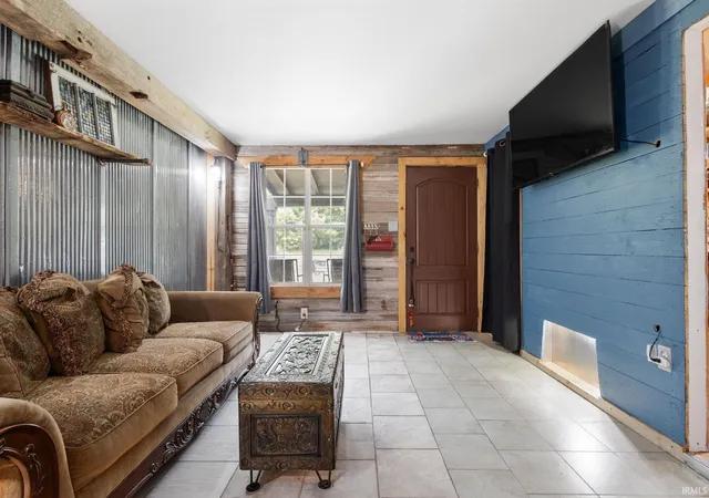 Photo 3 of Sale Pending at 802 E Chippewa Ave, South Bend, IN 46614 | MLS# 202632943 | Listing updated on 2026-09-19