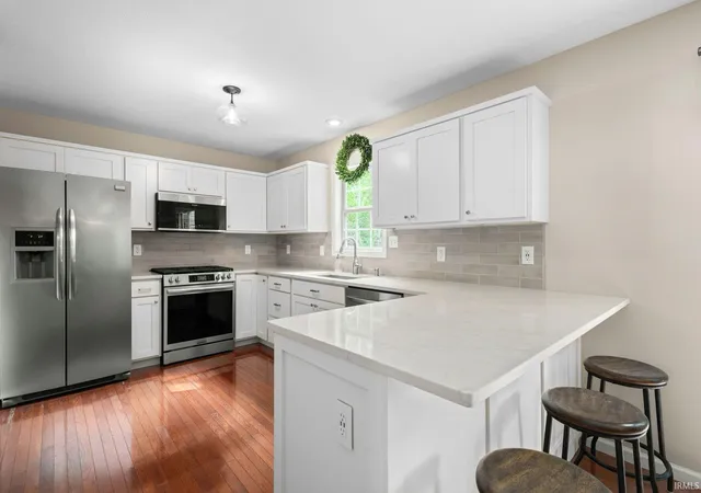 Photo 2 of Sale Pending at 4342 Fld Gate Dr, South Bend, IN 46628 | MLS# 202632944 | Listing updated on 2026-08-23