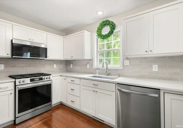Photo 3 of Sale Pending at 4342 Fld Gate Dr, South Bend, IN 46628 | MLS# 202632944 | Listing updated on 2026-08-23