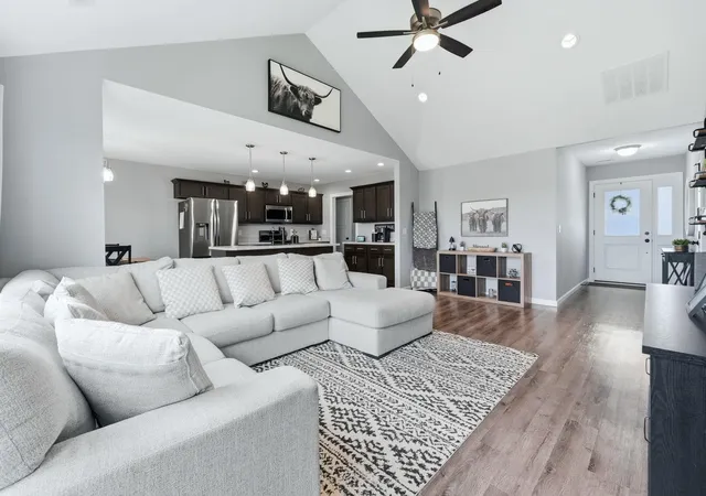 Photo 4 of Manufactured home for sale at 305 Cottonwood Ct, Markle, IN 46770 | MLS# 202632959 | Listing updated on 2026-08-25