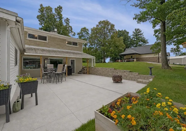 Photo 3 of Sale Pending at 7559 Old Boonville Hwy, Evansville, IN 47715 | MLS# 202632966 | Listing updated on 2026-08-17