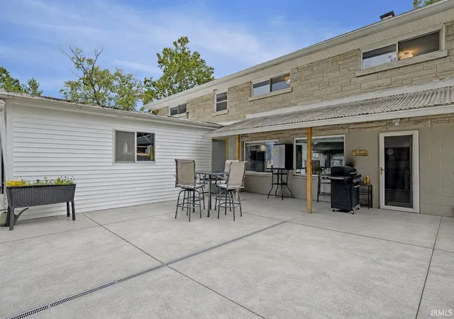 Photo 4 of Sale Pending at 7559 Old Boonville Hwy, Evansville, IN 47715 | MLS# 202632966 | Listing updated on 2026-08-17