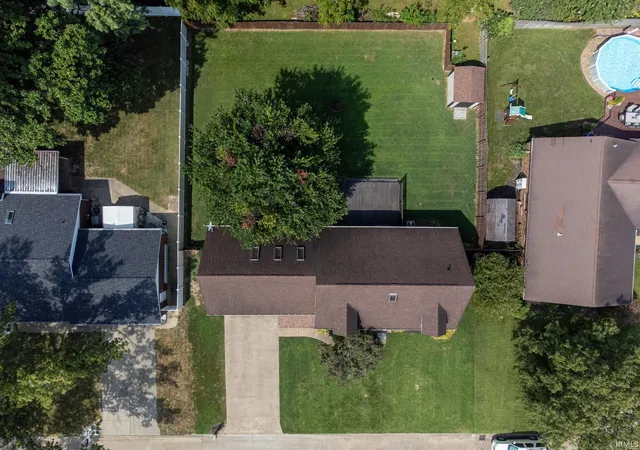 Photo 4 of Sale Pending at 641 Woodbriar Ct, Evansville, IN 47715 | MLS# 202632972 | Listing updated on 2026-09-06