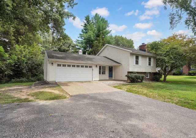 Photo 2 of Manufactured home for sale at 2210 E Boonville New Harmony Rd, Evansville, IN 47725 | MLS# 202632975 | Listing updated on 2026-08-31