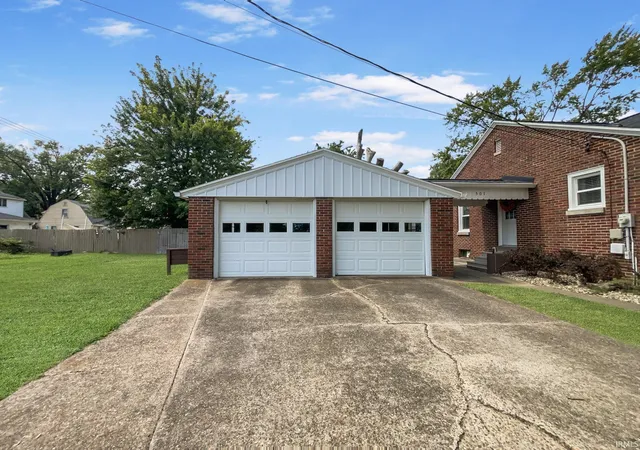 Photo 3 of Sale Pending at 501 Vann Ave, Evansville, IN 47714 | MLS# 202632984 | Listing updated on 2026-08-17