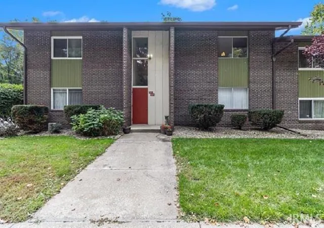 Photo 1 of Sale Pending at 2500 Topsfield Rd #923, South Bend, IN 46614 | MLS# 202632986 | Listing updated on 2026-08-21