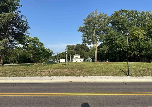 Photo 1 of Sale Pending at 2403 S Anthony Blvd, Fort Wayne, IN 46803 | MLS# 202632993 | Listing updated on 2026-09-09