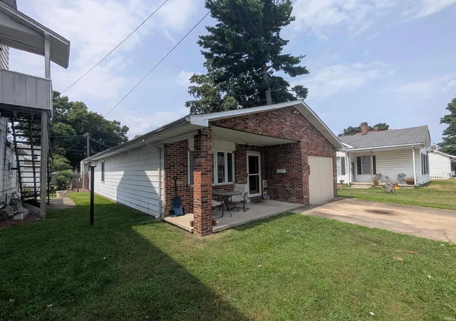 Photo 2 of Sale Pending at 825 Seminary St, Vincennes, IN 47591 | MLS# 202633002 | Listing updated on 2026-08-18