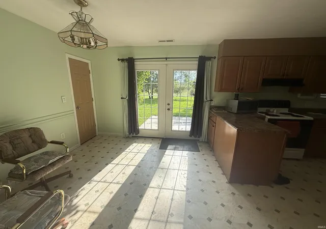 Photo 3 of Manufactured home for sale at 5819 N 00 Ew, Kokomo, IN 46901 | MLS# 202633005 | Listing updated on 2026-10-20