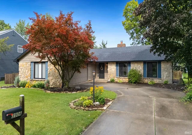 Photo 2 of Sale Pending at 3906 Windswept Dr, Fort Wayne, IN 46815 | MLS# 202633011 | Listing updated on 2026-08-17