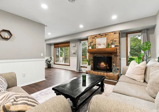 Photo 3 of Sale Pending at 3906 Windswept Dr, Fort Wayne, IN 46815 | MLS# 202633011 | Listing updated on 2026-08-17