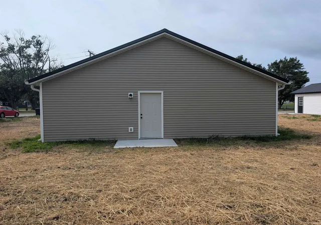 Photo 3 of Manufactured home for sale at 1002 Greenwood St, Washington, IN 47501 | MLS# 202633020 | Listing updated on 2026-08-13