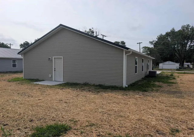 Photo 4 of Manufactured home for sale at 1002 Greenwood St, Washington, IN 47501 | MLS# 202633020 | Listing updated on 2026-08-13