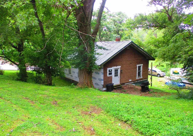 Photo 3 of Manufactured home for sale at 768 S Indiana Ave, French Lick, IN 47432 | MLS# 202633031 | Listing updated on 2026-08-27