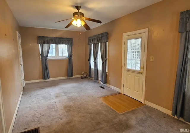 Photo 3 of Sale Pending at 1556 S Linwood Ave, Evansville, IN 47713 | MLS# 202633036 | Listing updated on 2026-09-24