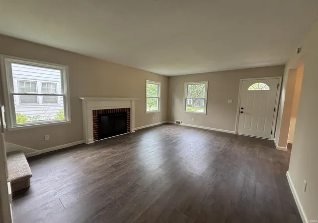 Photo 3 of Manufactured home for sale at 1141 Lexington Ave, Fort Wayne, IN 46807 | MLS# 202633039 | Listing updated on 2026-08-28