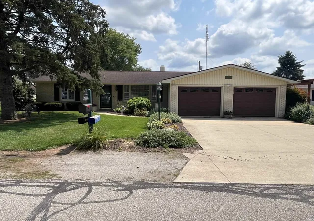 Manufactured home for sale at 1401 Westchester Dr, North Manchester, IN 46962 | MLS# 202633041