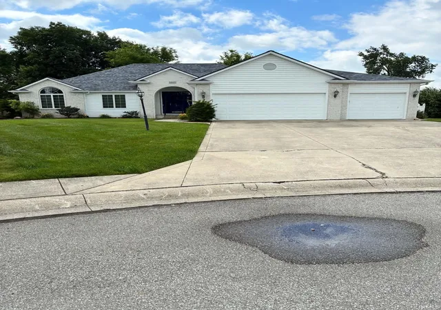 Photo 1 of Sale Pending at 1031 Deer Cliff Ct, Fort Wayne, IN 46804 | MLS# 202633050 | Listing updated on 2026-08-25