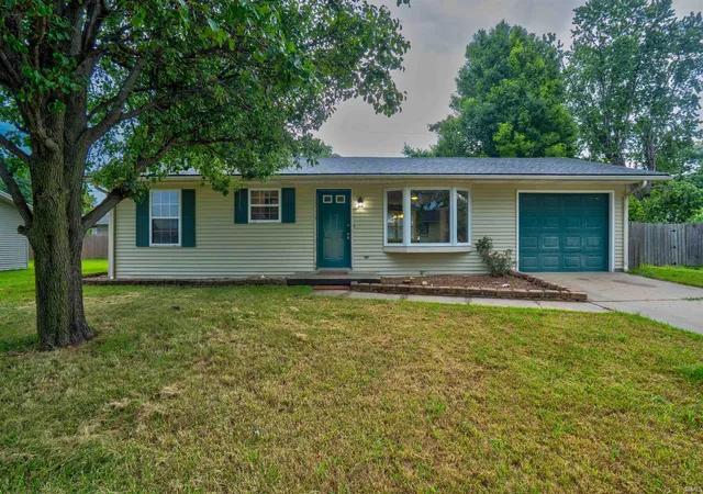 Photo 1 of Sale Pending at 1850 Westwood Dr, Mount Vernon, IN 47620 | MLS# 202633078 | Listing updated on 2026-09-11