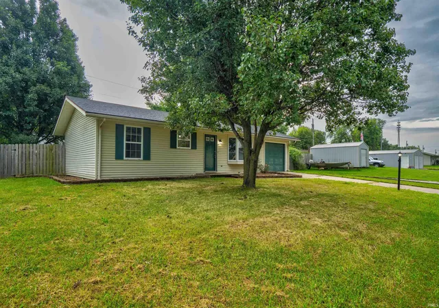 Photo 2 of Sale Pending at 1850 Westwood Dr, Mount Vernon, IN 47620 | MLS# 202633078 | Listing updated on 2026-09-11