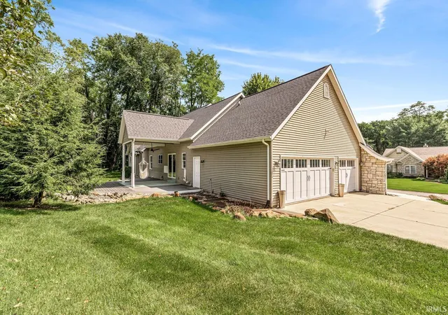 Photo 2 of Manufactured home for sale at 55755 Little Crk Ln, Middlebury, IN 46540 | MLS# 202633095 | Listing updated on 2026-09-01