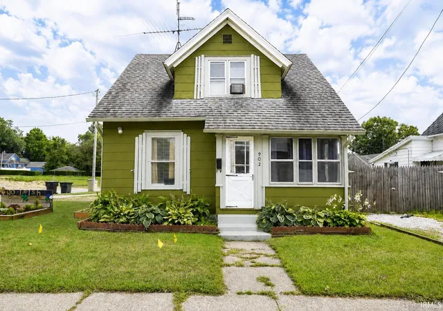 Photo 2 of Sale Pending at 902 Bruce St, South Bend, IN 46613 | MLS# 202633106 | Listing updated on 2026-08-20