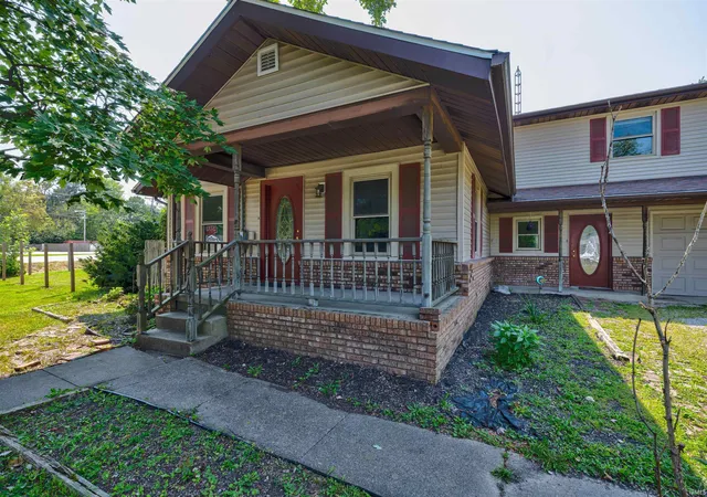 Photo 3 of Sale Pending at 210 S East St, Oakland City, IN 47660 | MLS# 202633108 | Listing updated on 2026-09-04