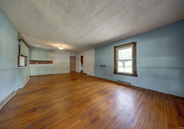Photo 4 of Sale Pending at 210 S East St, Oakland City, IN 47660 | MLS# 202633108 | Listing updated on 2026-09-04