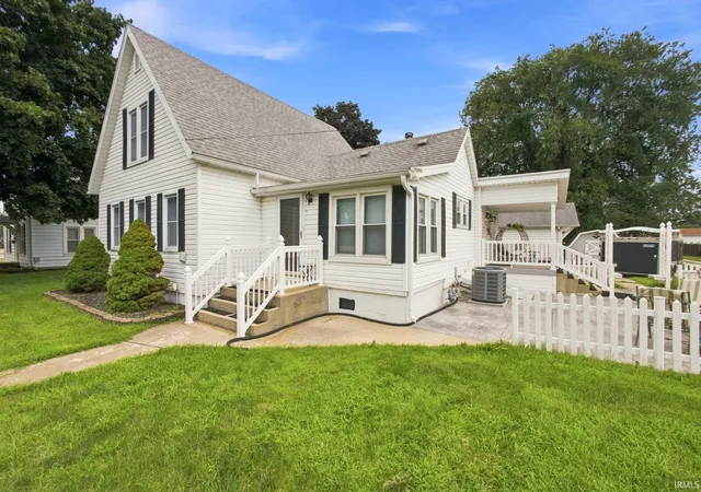 Photo 3 of Manufactured home for sale at 1017 N Weston St, Rensselaer, IN 47978 | MLS# 202633121 | Listing updated on 2026-09-10