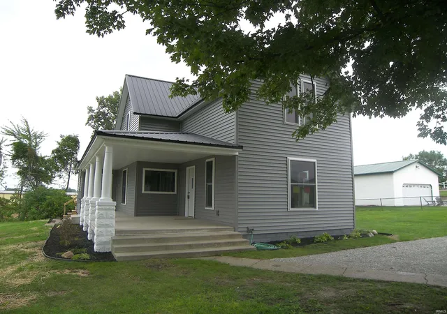 Photo 2 of Manufactured home for sale at 204 S Syracuse Webster Rd, Syracuse, IN 46567 | MLS# 202633122 | Listing updated on 2026-08-14