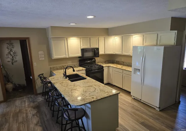 Photo 3 of Manufactured home for sale at 827 Foxbriar Ln, Goshen, IN 46526 | MLS# 202633126 | Listing updated on 2026-08-19