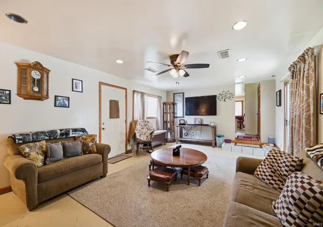 Photo 2 of Manufactured home for sale at 3303 Old Sr 25 N, Lafayette, IN 47905 | MLS# 202633127 | Listing updated on 2026-08-14