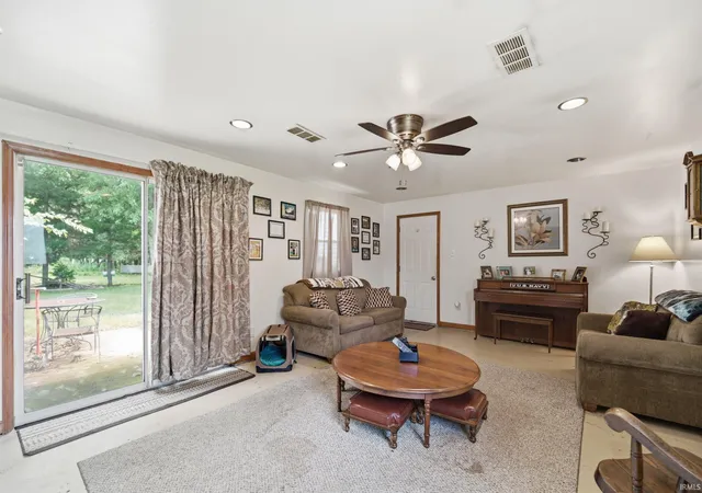 Photo 3 of Manufactured home for sale at 3303 Old Sr 25 N, Lafayette, IN 47905 | MLS# 202633127 | Listing updated on 2026-08-14