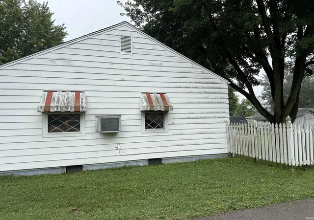 Photo 2 of Manufactured home for sale at 535 W Grant St, Hartford City, IN 47348 | MLS# 202633133 | Listing updated on 2026-09-15