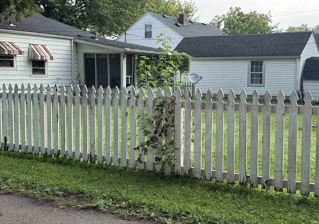 Photo 3 of Manufactured home for sale at 535 W Grant St, Hartford City, IN 47348 | MLS# 202633133 | Listing updated on 2026-09-15