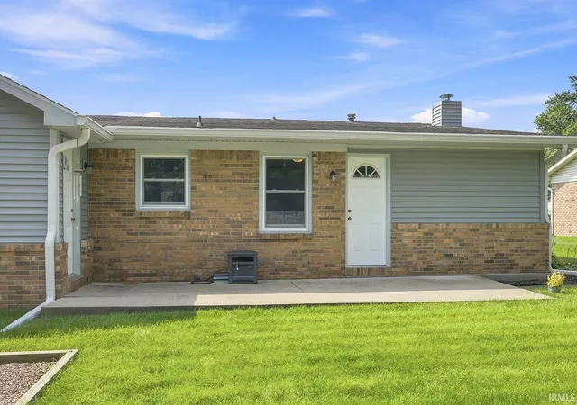 Photo 3 of Sale Pending at 3940 Pasadena Dr, Lafayette, IN 47905 | MLS# 202633156 | Listing updated on 2026-10-22