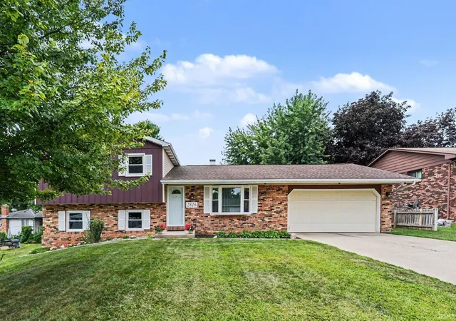 Photo 2 of Manufactured home for sale at 2816 Council Oak Dr, South Bend, IN 46628 | MLS# 202633179 | Listing updated on 2026-09-21