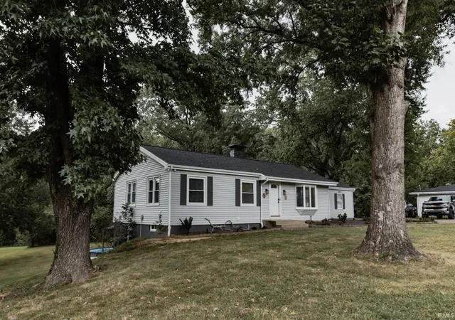 Photo 3 of Manufactured home for sale at 8400 Old State Rd, Evansville, IN 47710 | MLS# 202633192 | Listing updated on 2026-09-13
