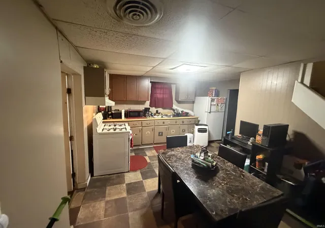Photo 4 of Manufactured home for sale at 412 W Washington St, Elkhart, IN 46516 | MLS# 202633205 | Listing updated on 2026-09-01