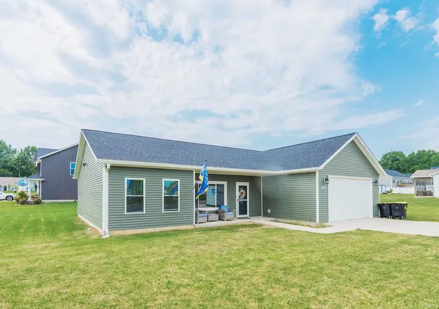Photo 3 of Manufactured home for sale at 7503 W Upland Dr, Bloomington, IN 47404 | MLS# 202633218 | Listing updated on 2026-09-18