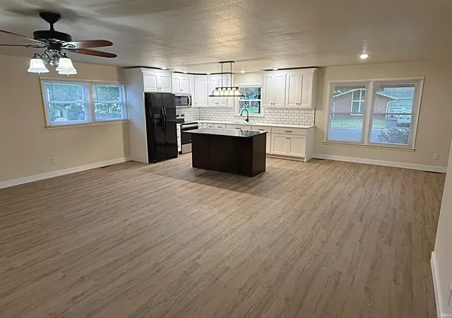 Photo 2 of Manufactured home for sale at 1816 Woodlawn Dr, Washington, IN 47501 | MLS# 202633225 | Listing updated on 2026-08-24
