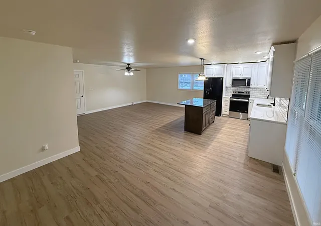 Photo 3 of Manufactured home for sale at 1816 Woodlawn Dr, Washington, IN 47501 | MLS# 202633225 | Listing updated on 2026-08-24