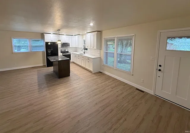 Photo 4 of Manufactured home for sale at 1816 Woodlawn Dr, Washington, IN 47501 | MLS# 202633225 | Listing updated on 2026-08-24