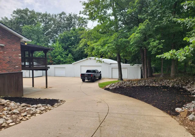 Photo 3 of Manufactured home for sale at 3113 Myers Vista Dr, Evansville, IN 47712 | MLS# 202633232 | Listing updated on 2026-09-13