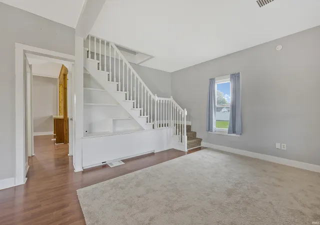 Photo 4 of Sale Pending at 829 Lohoff Ave, Evansville, IN 47710 | MLS# 202633234 | Listing updated on 2026-09-15